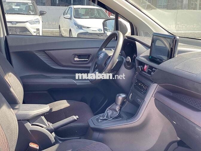 Toyota Avanza Premio 2024 CVT - 62000 km