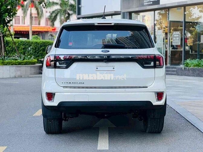 Ford Everest 2023 Titanium 2.0L 4x2 AT - 39000 km