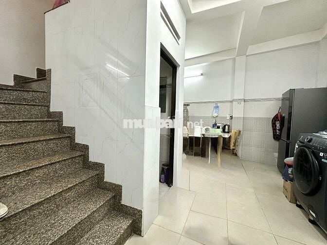 BÁN GẤP NHÀ HOÀNG HOA THÁM PN - 40M2 - HẺM XE HƠI- 3 TẦNG- CHỈ 8.x TỶ