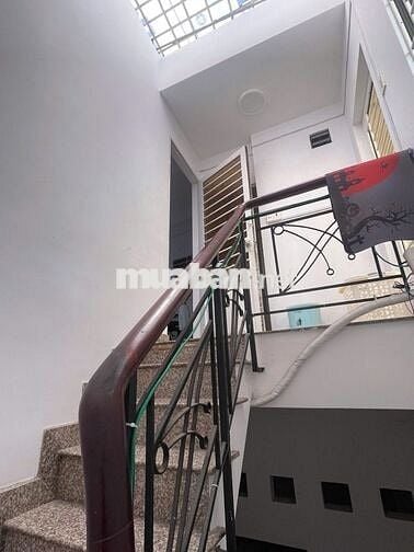 BÁN GẤP NHÀ HOÀNG HOA THÁM PN - 40M2 - HẺM XE HƠI- 3 TẦNG- CHỈ 8.x TỶ