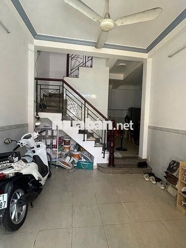 BÁN GẤP NHÀ HOÀNG HOA THÁM PN - 40M2 - HẺM XE HƠI- 3 TẦNG- CHỈ 8.x TỶ