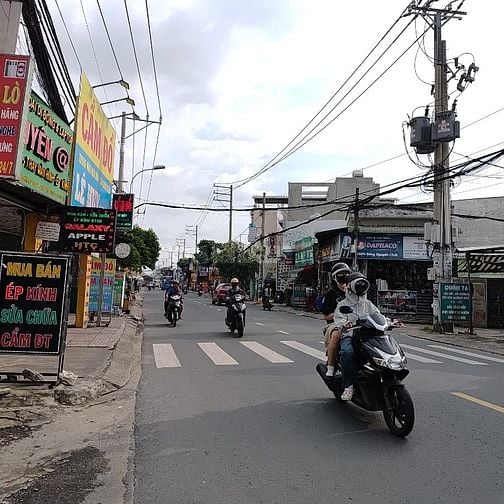 Cho thuê kho xưởng 240m2 đg Tân Hòa Đông  xe cont vào được giá:19tr TL