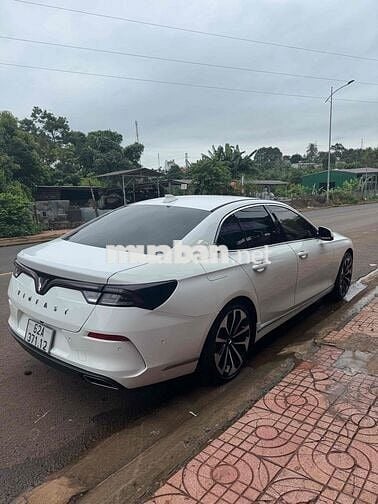 VinFast Lux A2.0 2022 - 90000 km
