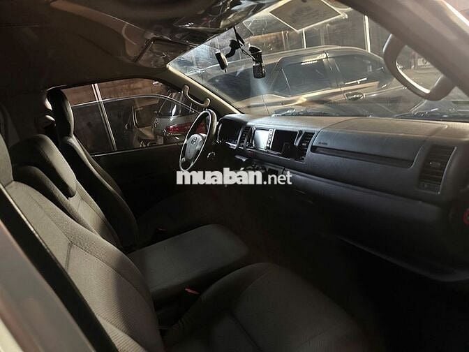 Toyota Hiace 2016 Xám bạc 91000 km