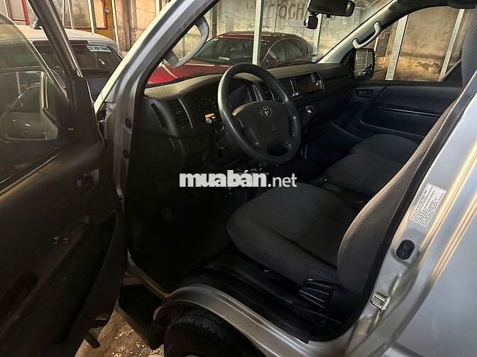Toyota Hiace 2016 Xám bạc 91000 km