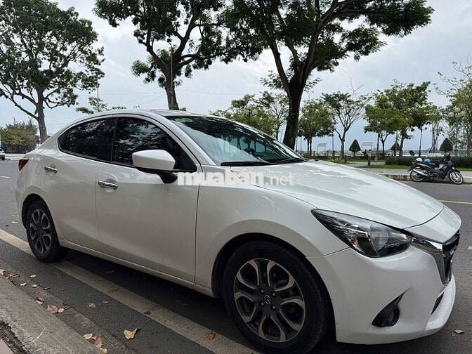 Mazda 2 2016  1.5 AT Sedan - 120000 km