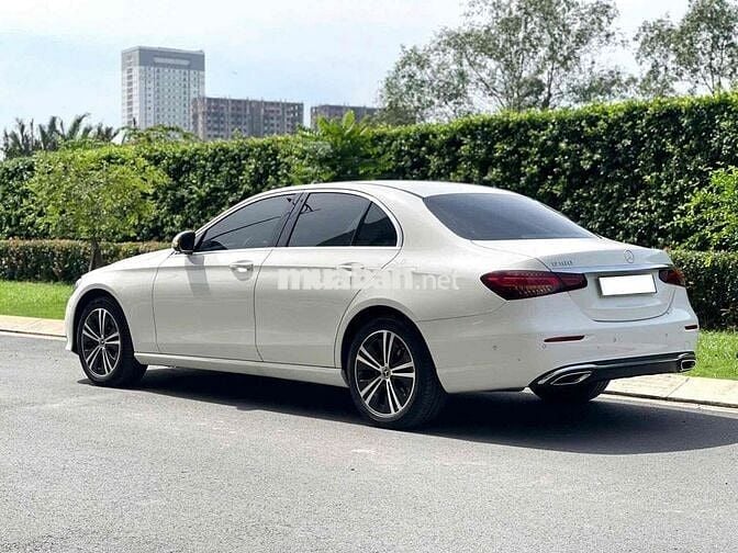 Toyota Hà Đông bán Mercedes E180 2021 Trắng 1v6km