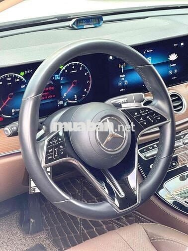 Toyota Hà Đông bán Mercedes E180 2021 Trắng 1v6km