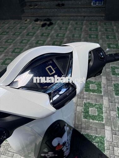 SH 160 CBS Trắng 2024 odo 1546 Mới 99.99%