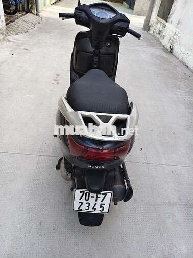 Honda SCR Xám Tự động