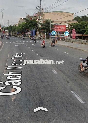 đất mặt tiền Cách Mạng Tháng 8 200m2