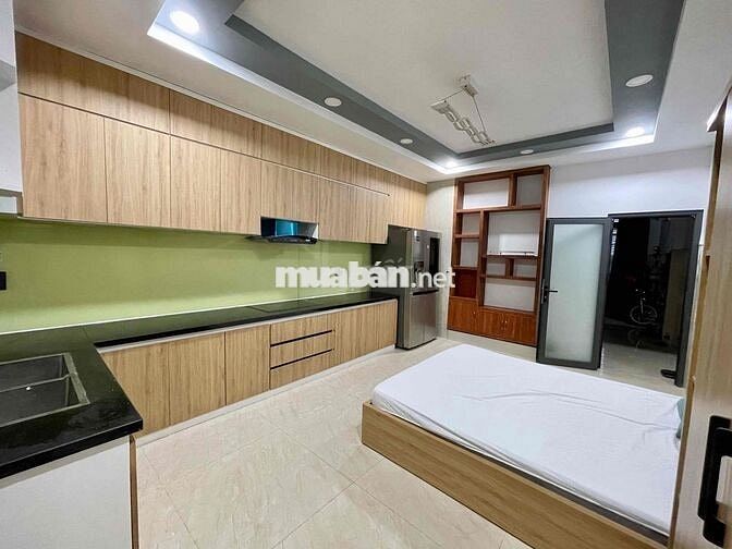 Phòng trệt, bếp siêu bự, tủ lạnh 4 cánh, máy giặt riêng, Full nội thất