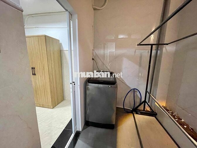 Phòng trệt, bếp siêu bự, tủ lạnh 4 cánh, máy giặt riêng, Full nội thất