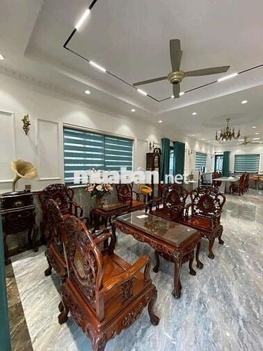 NHÀ DT5*20M,2LAU,3PN,4WC,KHU DÂN SENTURY CÓ BẢO VỆ RẤT AN NINH