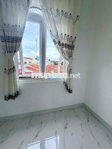 Nhà Mặt tiền Phùng Chí Kiên 61m2 full thổ cư, 2 phòng ngủ BMT