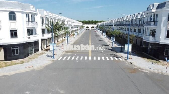 Mua nhà đầu tư + kinh doanh. Hãy xem căn này, sổ riêng, mặt tiền 25m