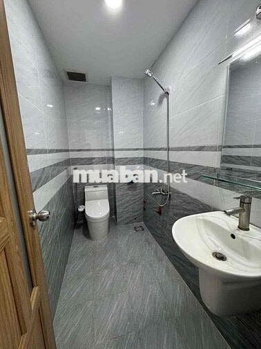 nhà 5m x 15m , đúc 4 tấm , đường Lê Văn Thọ , p15 . 18tr/ tháng