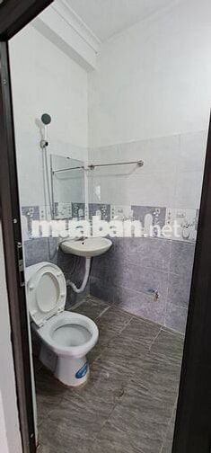 Cho thuê phòng ngõ 98 Hạ Yên Quyết - giá 2.5tr