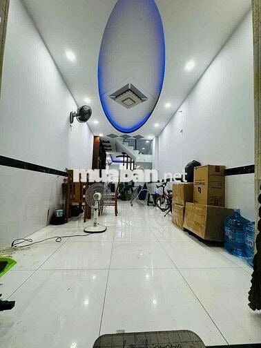 Phan huy ích vô 1 trục vô 20 m  Nhà ngang 3 m dài 17 m . Đúc 1 trệt