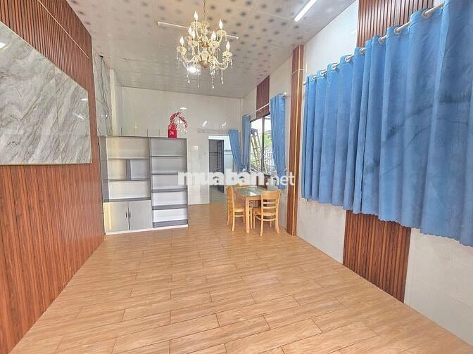 Cần bán gấp căn nhà  gần chợ chiều Tân Phú Trung 135m2- SHR- giá 1 tỉ