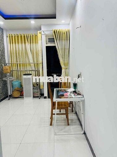 Phan huy ích vô 1 trục vô 20 m  Nhà ngang 3 m dài 17 m . Đúc 1 trệt