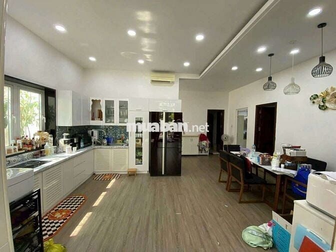 NHÀ SÂN VƯỜN 344M² - HẺM 218 TRẦN HƯNG ĐẠO