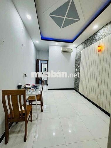 Phan huy ích vô 1 trục vô 20 m  Nhà ngang 3 m dài 17 m . Đúc 1 trệt