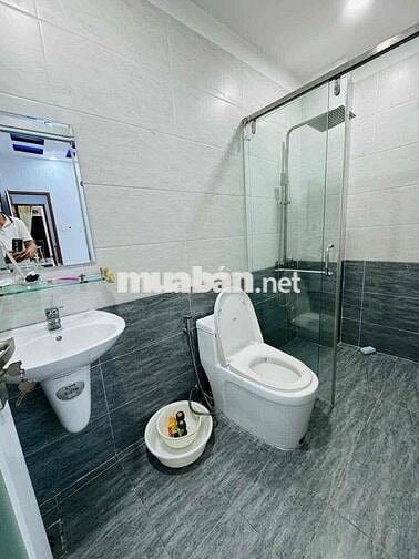 Phan huy ích vô 1 trục vô 20 m  Nhà ngang 3 m dài 17 m . Đúc 1 trệt