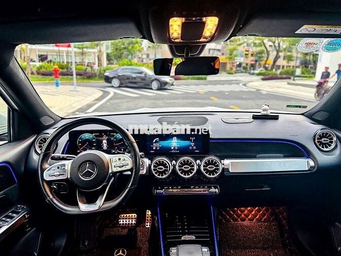 Mercedes-Benz GLB 200 AMG 2022 Trắng