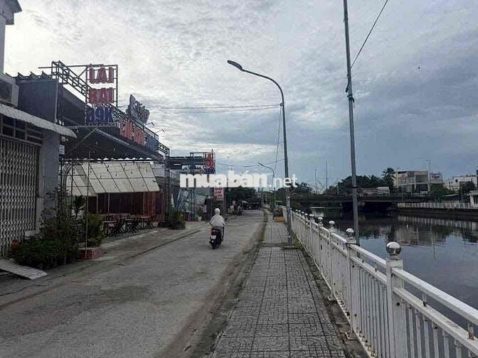 Nền mặt tiền Hồ Bún Xáng gần quán nhậu bờ kè 86