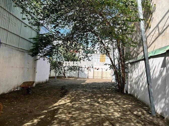 chính chủ cần bán nhanh lô đất nằm ngay mặt tiền chợ giá 230tr