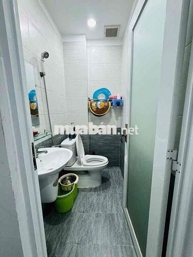 Phan huy ích vô 1 trục vô 20 m  Nhà ngang 3 m dài 17 m . Đúc 1 trệt