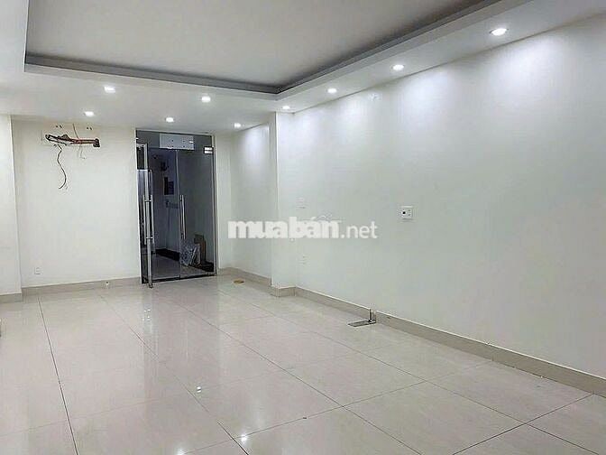 MẶT BẰNG QUẬN 11 - KINH DOANH TỰ DO - CÓ BÃI ĐẬU XE RỘNG