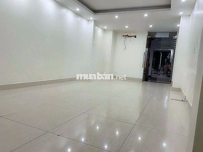 MẶT BẰNG QUẬN 11 - KINH DOANH TỰ DO - CÓ BÃI ĐẬU XE RỘNG