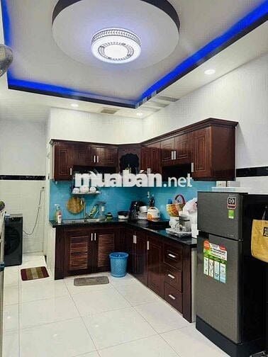 Phan huy ích vô 1 trục vô 20 m  Nhà ngang 3 m dài 17 m . Đúc 1 trệt