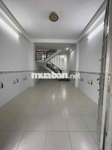 Nhà Quận 11 4N5WC hẻm5m ngay trung tâm giáp q5,6,10