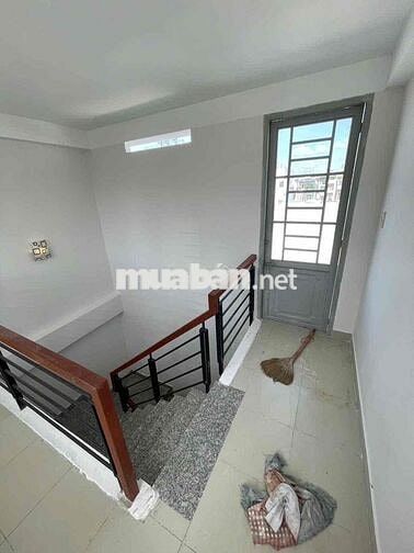 Nhà Quận 11 4N5WC hẻm5m ngay trung tâm giáp q5,6,10