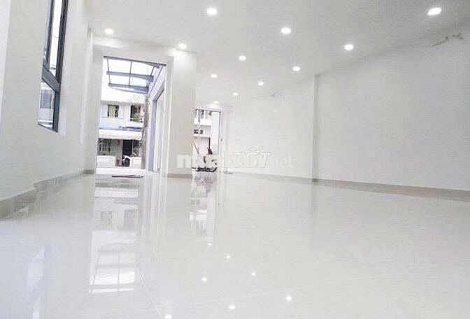 MT Thủ Khoa Huân Ngay Chợ Bến Thành Quận 1