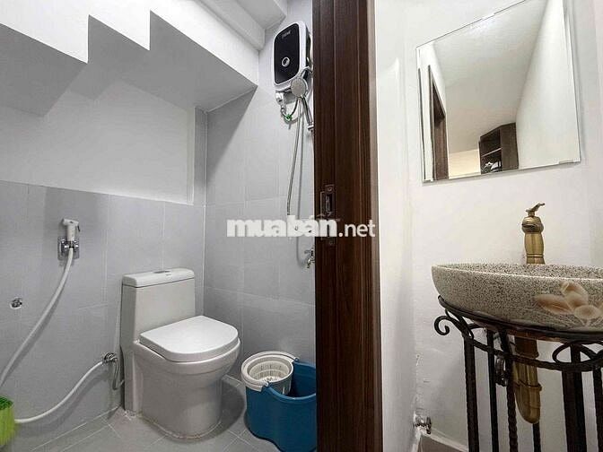 CHO THUÊ NHÀ NGUYÊN CĂN 2PN - 3WC NGAY CHỢ HOÀ HƯNG - CMT8