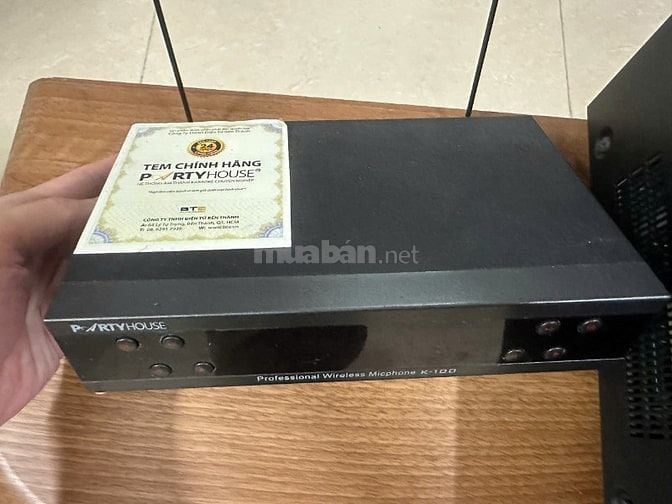 COMBO trọn bộ karaoke PartyHouse (loa + amply liền vang + mic ko dây)