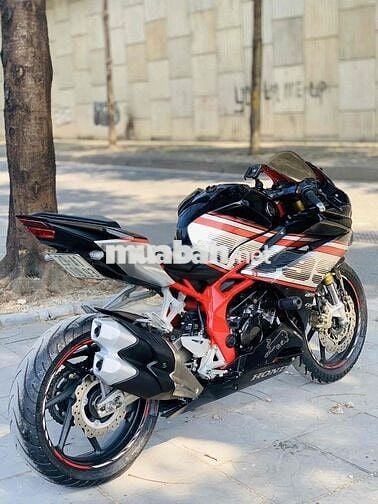 Honda CBR 250RR rất mới leng keng xe lướt nguyên