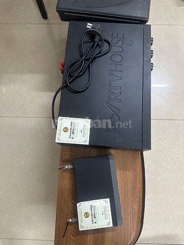 COMBO trọn bộ karaoke PartyHouse (loa + amply liền vang + mic ko dây)