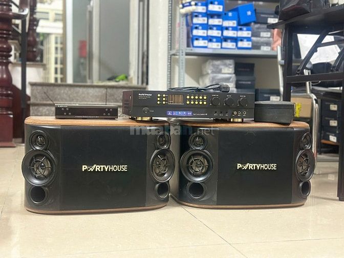 COMBO trọn bộ karaoke PartyHouse (loa + amply liền vang + mic ko dây)