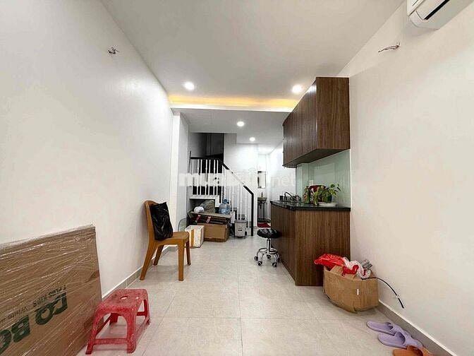 CHO THUÊ NHÀ NGUYÊN CĂN 2PN - 3WC NGAY CHỢ HOÀ HƯNG - CMT8