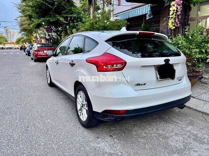 Ford Focus 2017 chính chủ màu trắng