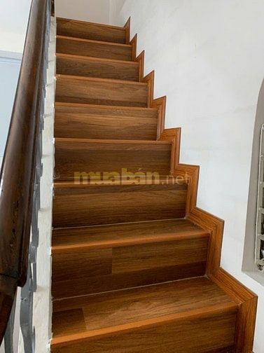 Cho thuê nhà số 8 ngách 106 ngõ Xã Đàn 2, P.Đống Đa, DT 61,64 m2