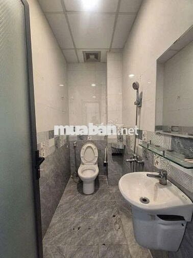 4PN, 3WC. Nhà 2 lầu hẻm xe hơi Minh Phụng, Q11.