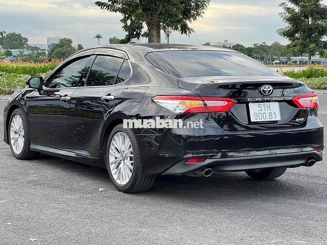 Toyota Camry 2021 2.5Q đen VIP 1 chủ tuyệt đẹp