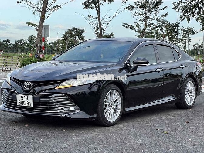 Toyota Camry 2021 2.5Q đen VIP 1 chủ tuyệt đẹp