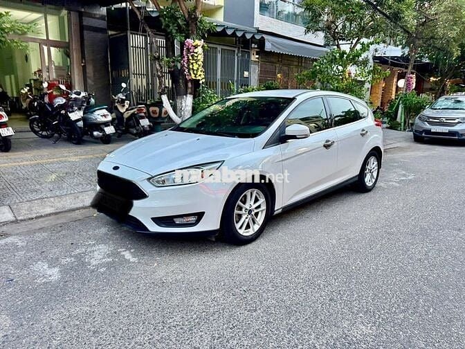 Ford Focus 2017 chính chủ màu trắng